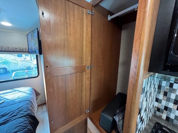 Image00020 2019 Tiffin Motorhomes Class C RV Wayfarer 24TW