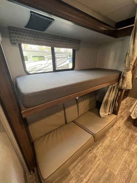 Image00020 2020 Forest River Class C RV Sunseeker LE 2550DSLE Ford Chassis