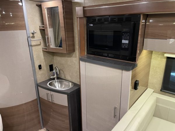 Image00021 2017 Winnebago Class C RV VIEW 24J