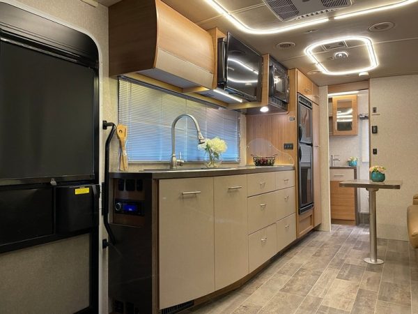 Image00021 2019 Winnebago Class C RV NAVION 24D