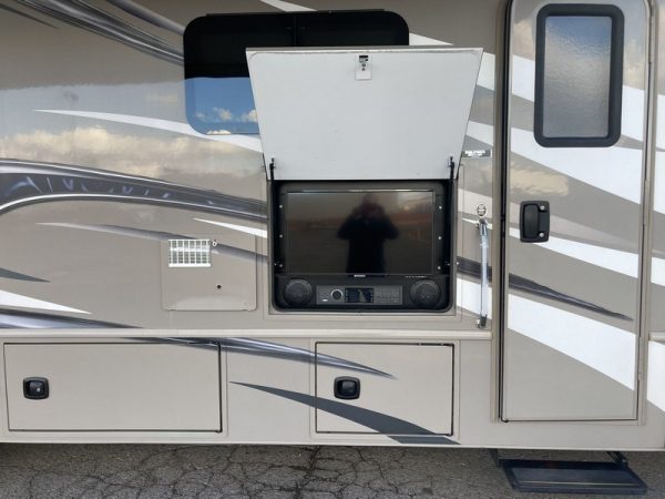 Image00022 2017 Holiday Rambler Class C RV Vesta 31U