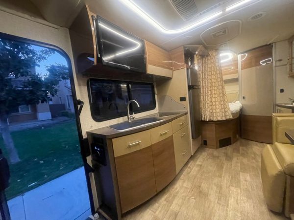 Image00022 2018 Winnebago Class C RV View 24J