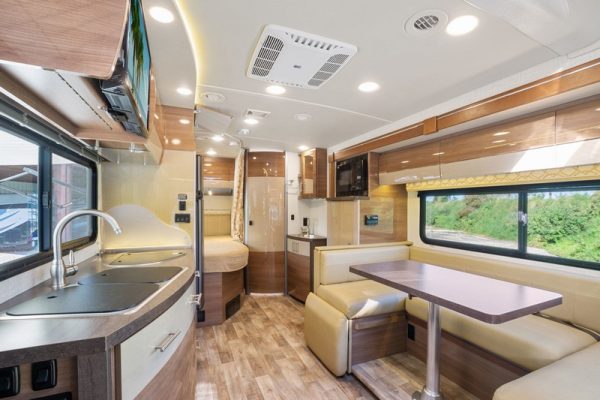 Image00023 2017 Winnebago Class C RV NAVION 24J