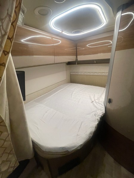 Image00023 2018 Winnebago Class C RV View 24J