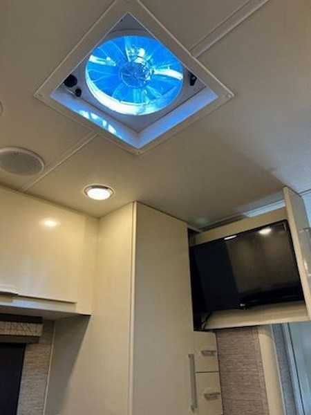 Image00023 2020 Tiffin Motorhomes Class C RV Wayfarer 24TW