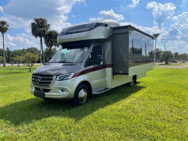 Image00023 2020 Tiffin Motorhomes Class C RV WAYFARER 25RW