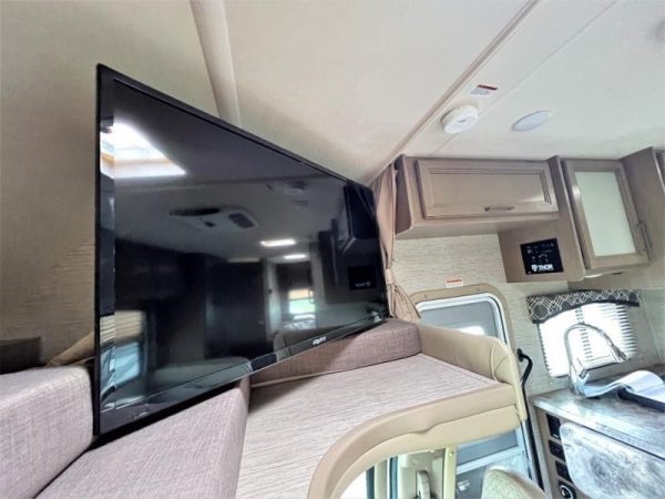 Image00023 2021 Thor Motor Coach Class C RV Chateau 22E Chevy