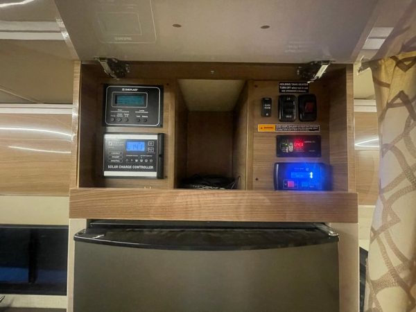 Image00024 2018 Winnebago Class C RV View 24J