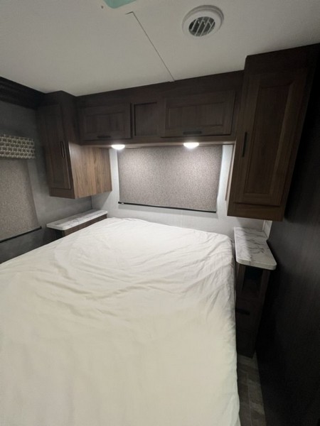 Image00024 2020 Forest River Class C RV Sunseeker LE 2550DSLE Ford Chassis