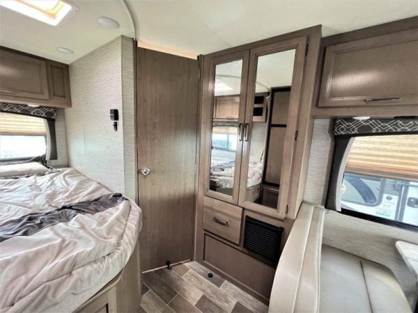 Image00024 2021 Thor Motor Coach Class C RV Chateau 22E Chevy