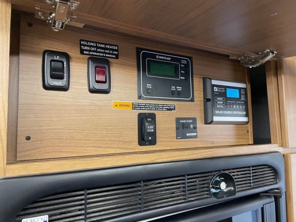 Image00025 2019 Winnebago Class C RV NAVION 24D