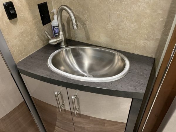 Image00026 2017 Winnebago Class C RV VIEW 24J