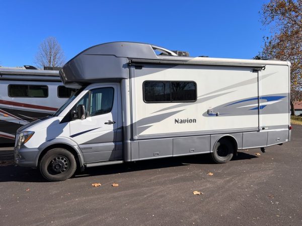 Image00026 2018 Winnebago Class C RV NAVION 24D