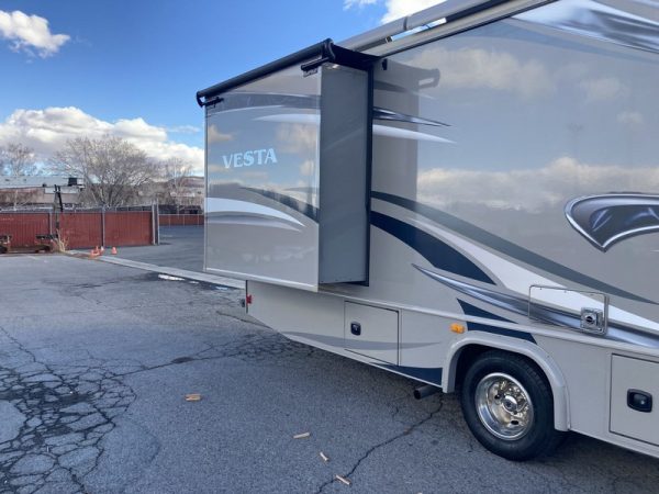 Image00027 2017 Holiday Rambler Class C RV Vesta 31U