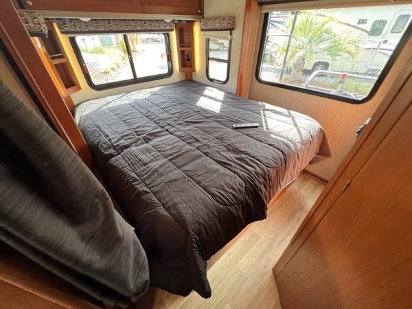 Image00027 2019 Tiffin Motorhomes Class C RV Wayfarer 24TW