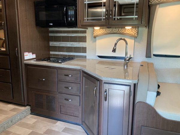 Image00027 2020 Thor Motor Coach Class C RV CHATEAU 31W