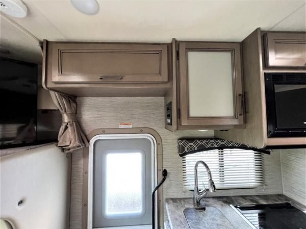 Image00028 2021 Thor Motor Coach Class C RV Chateau 22E Chevy