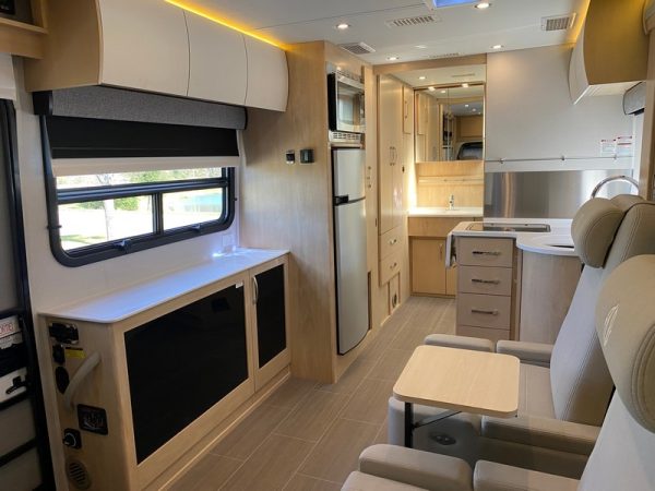Image00029 2018 Leisure Travel Class C RV UNITY U24MB