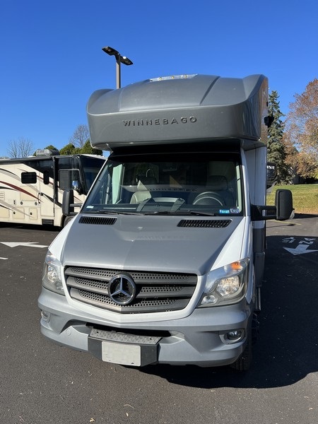 Image00029 2018 Winnebago Class C RV NAVION 24D