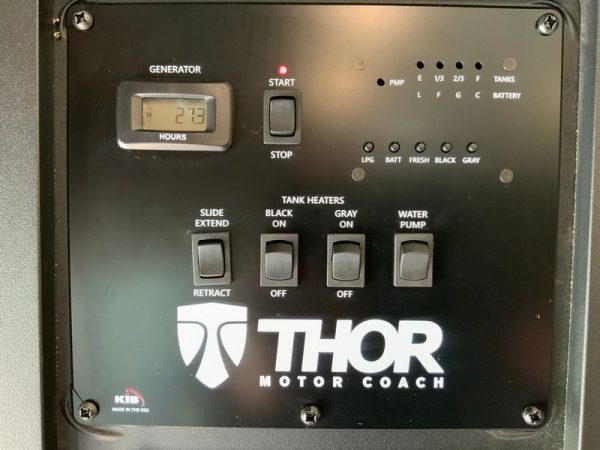 Image00030 2020 Thor Motor Coach Class C RV CHATEAU 31W