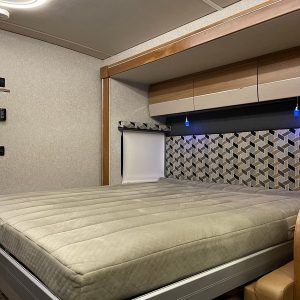 Image00031 2019 Winnebago Class C RV NAVION 24D