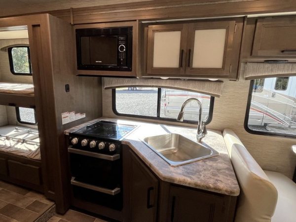 Image00031 2021 Thor Motor Coach Class C RV Chateau 31EV