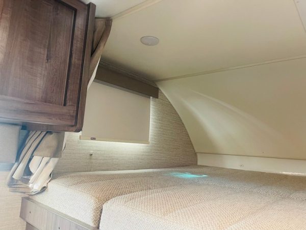 Image00031 2021 Winnebago Class C RV MINNIE WINNIE 25B