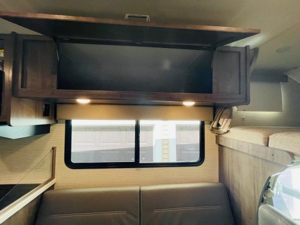Image00032 2021 Winnebago Class C RV MINNIE WINNIE 25B