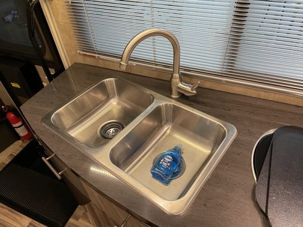 Image00034 2017 Winnebago Class C RV VIEW 24J
