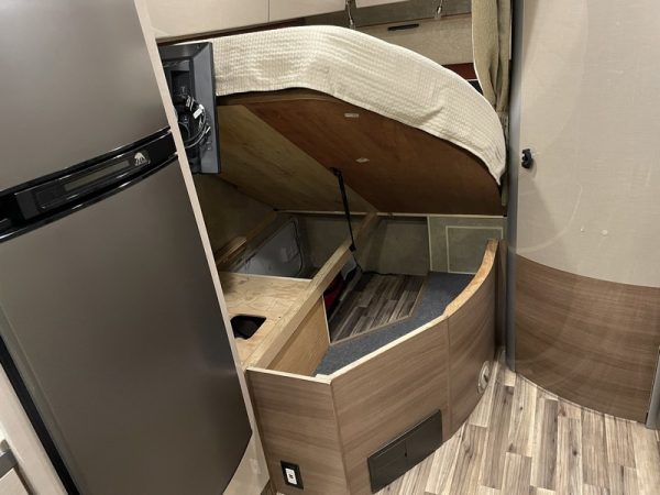 Image00035 2017 Winnebago Class C RV VIEW 24J