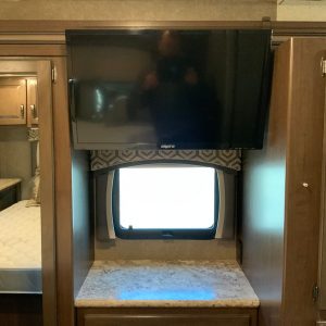 Image00035 2020 Thor Motor Coach Class C RV CHATEAU 31W