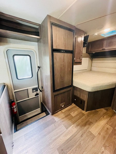 Image00036 2021 Winnebago Class C RV MINNIE WINNIE 25B