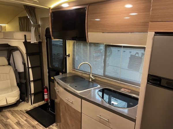 Image00037 2017 Winnebago Class C RV VIEW 24J