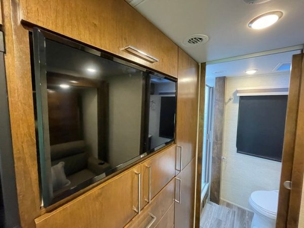 Image00038 2020 Tiffin Motorhomes Class C RV WAYFARER 25RW