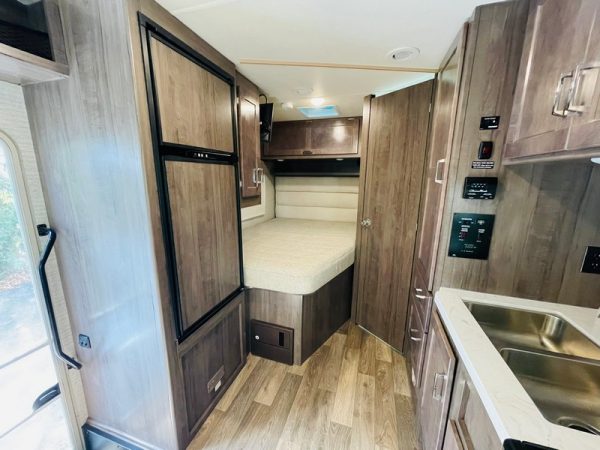 Image00038 2021 Winnebago Class C RV MINNIE WINNIE 25B