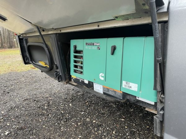 Image00039 2017 Winnebago Class C RV VIEW 24J