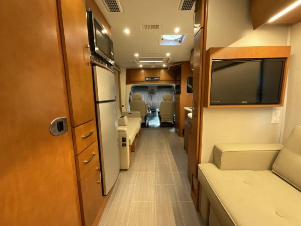 Image00039 2018 Leisure Travel Class C RV Unity U24FX