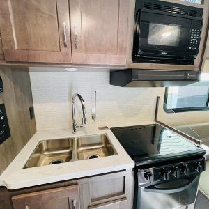 Image00040 2021 Winnebago Class C RV MINNIE WINNIE 25B