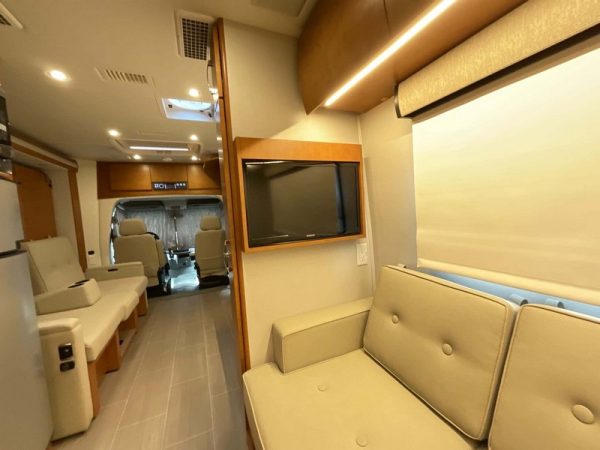 Image00041 2018 Leisure Travel Class C RV Unity U24FX