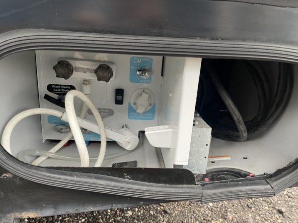 Image00042 2017 Winnebago Class C RV VIEW 24J