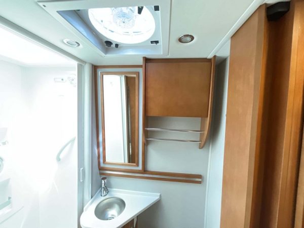 Image00043 2018 Leisure Travel Class C RV Unity U24FX