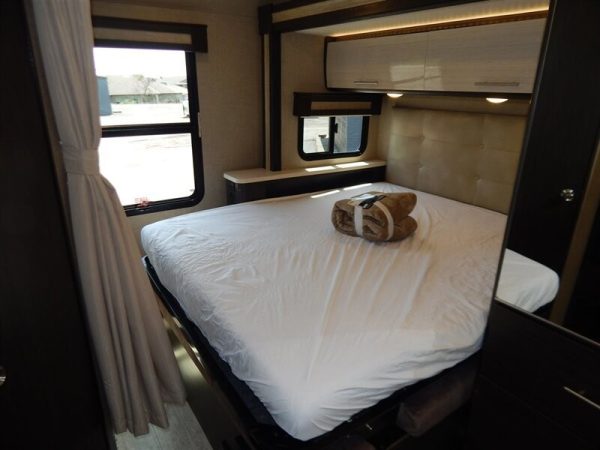 Image00043 2019 Thor Class C RV Gemini 24TF