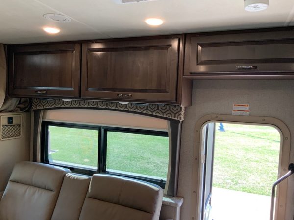 Image00043 2020 Thor Motor Coach Class C RV CHATEAU 31W
