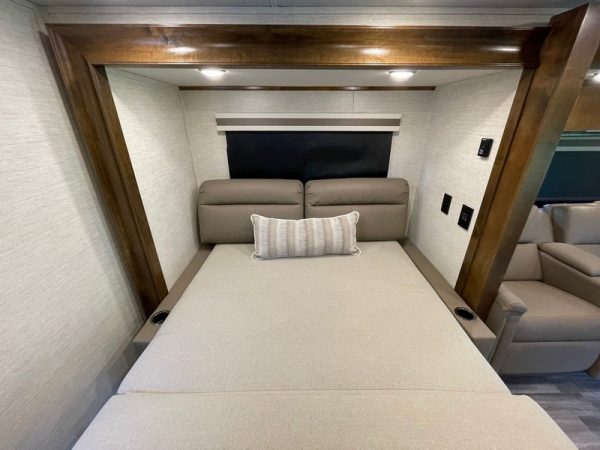 Image00043 2020 Tiffin Motorhomes Class C RV WAYFARER 25RW