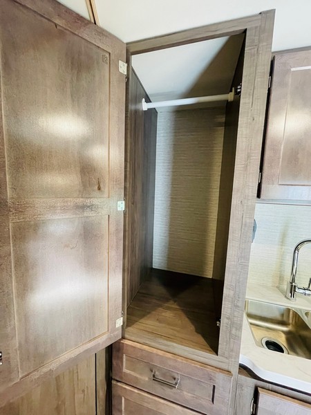 Image00044 2021 Winnebago Class C RV MINNIE WINNIE 25B