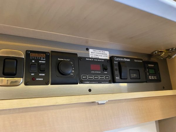 Image00045 2018 Leisure Travel Class C RV UNITY U24MB