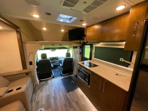 Image00045 2020 Tiffin Motorhomes Class C RV WAYFARER 25RW