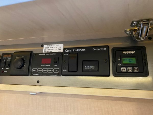 Image00046 2018 Leisure Travel Class C RV UNITY U24MB