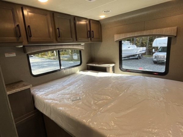 Image00049 2021 Thor Motor Coach Class C RV Chateau 31EV