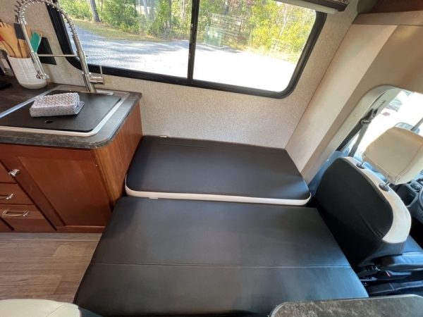 Image00050 2019 Tiffin Motorhomes Class C RV Wayfarer 24TW